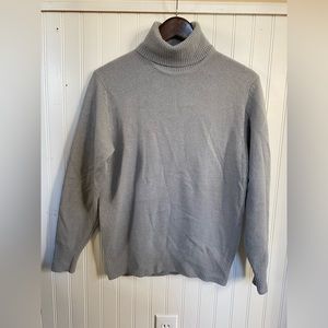 Vintage Grey woman’s size small Lambswool Turtleneck